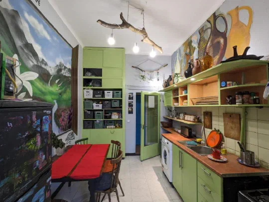 /img/ml/2025/georgia/1-8-1/namastae-hostel-1.jpg